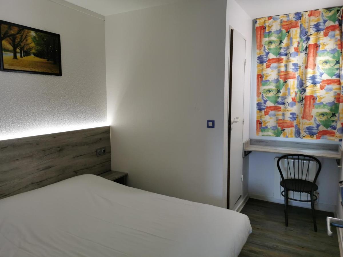 Alpha Hotel Bouafle Exteriör bild